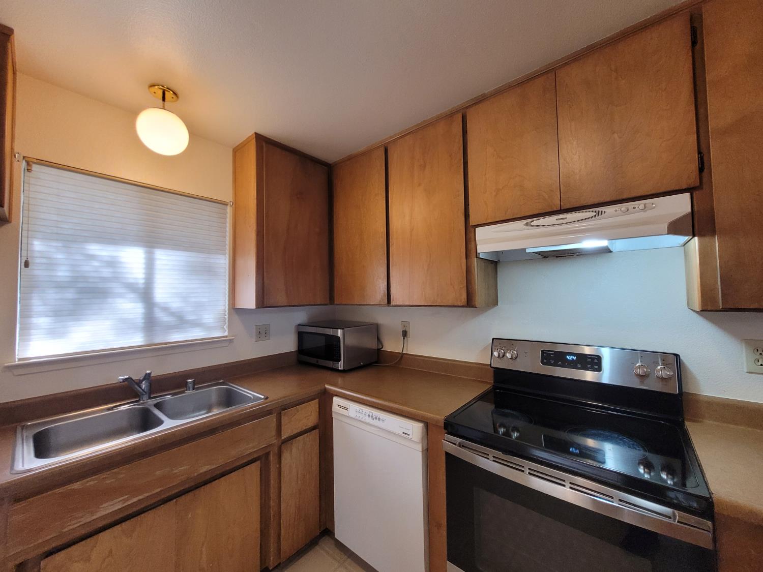 15444 Kingsbury Circle