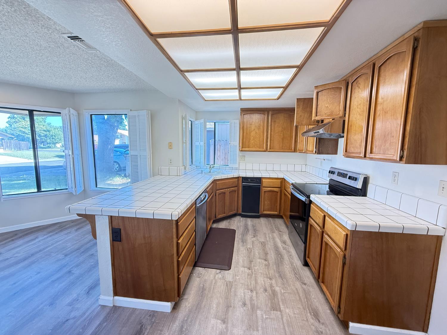 5 Rollingbrook Circle