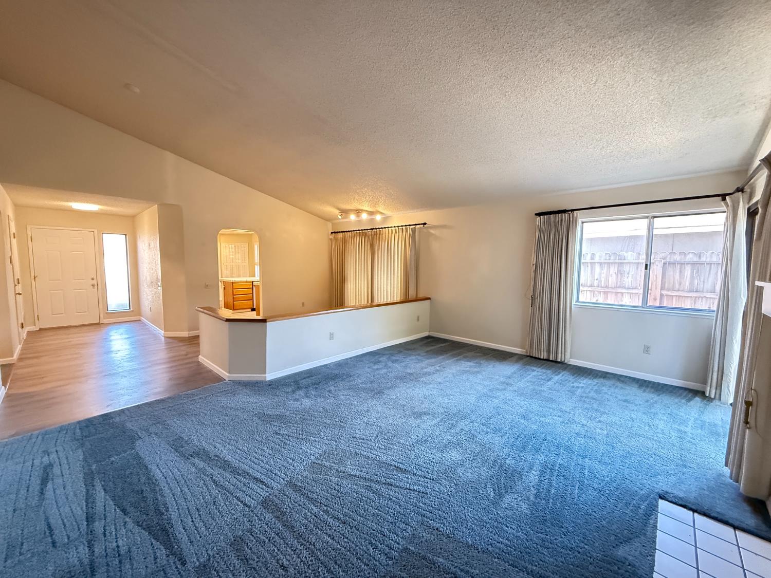 5 Rollingbrook Circle