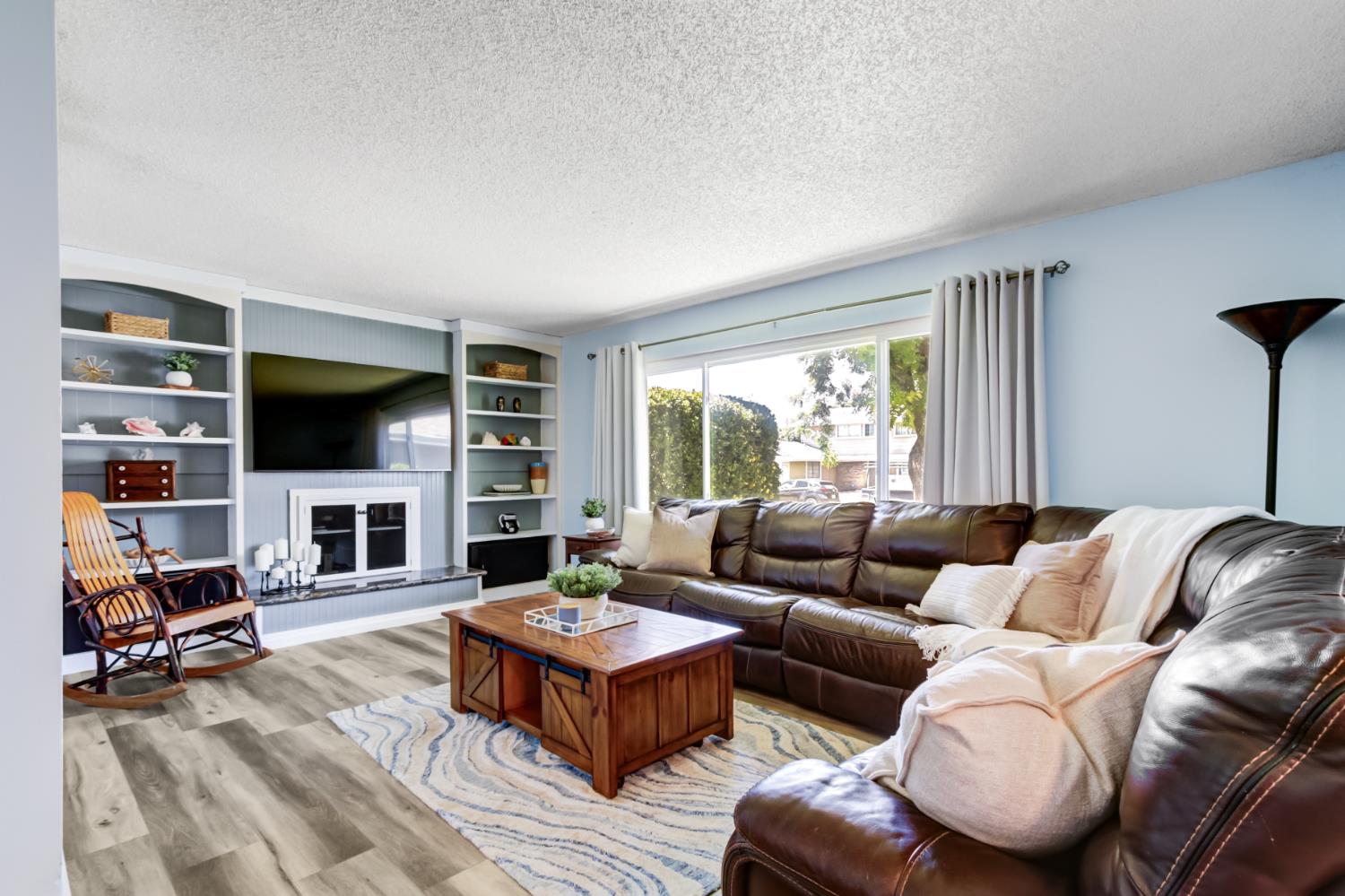 6904 Somerville Way