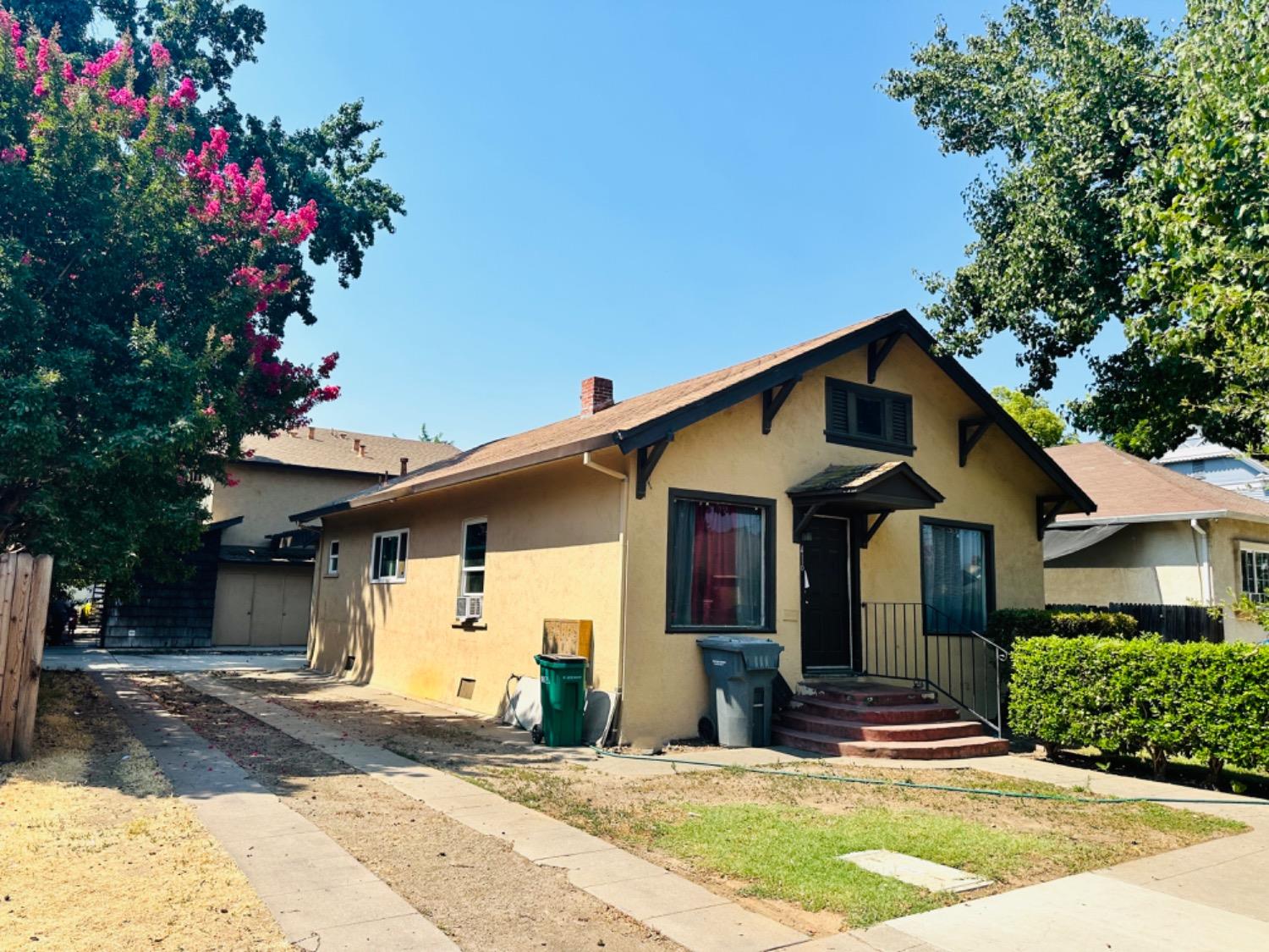 416 E Oak Street