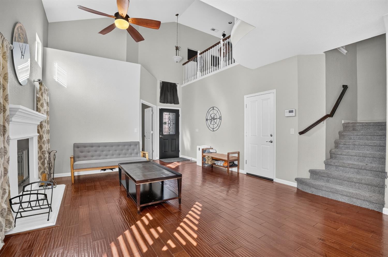 975 Tiburon Way