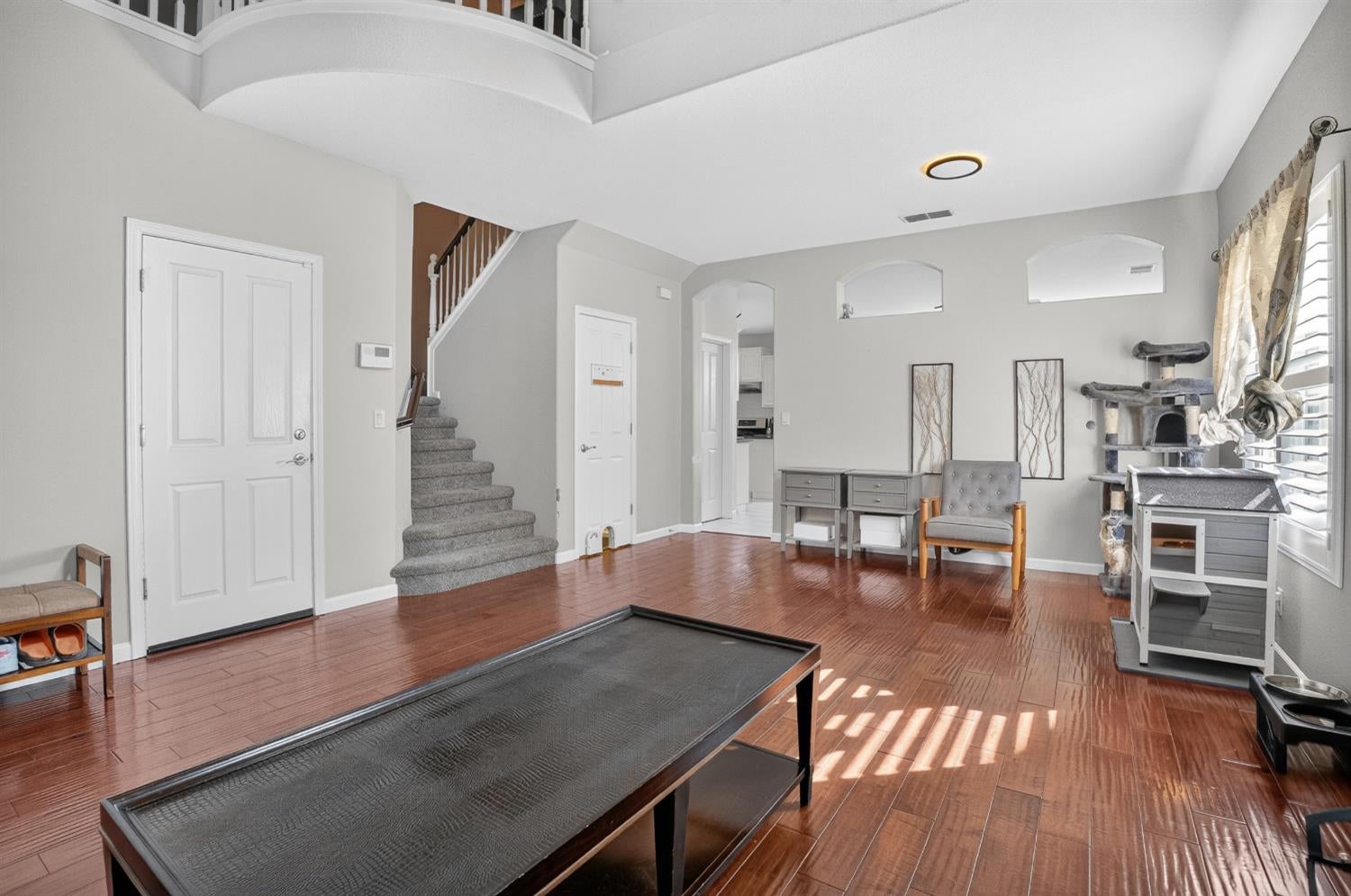 975 Tiburon Way