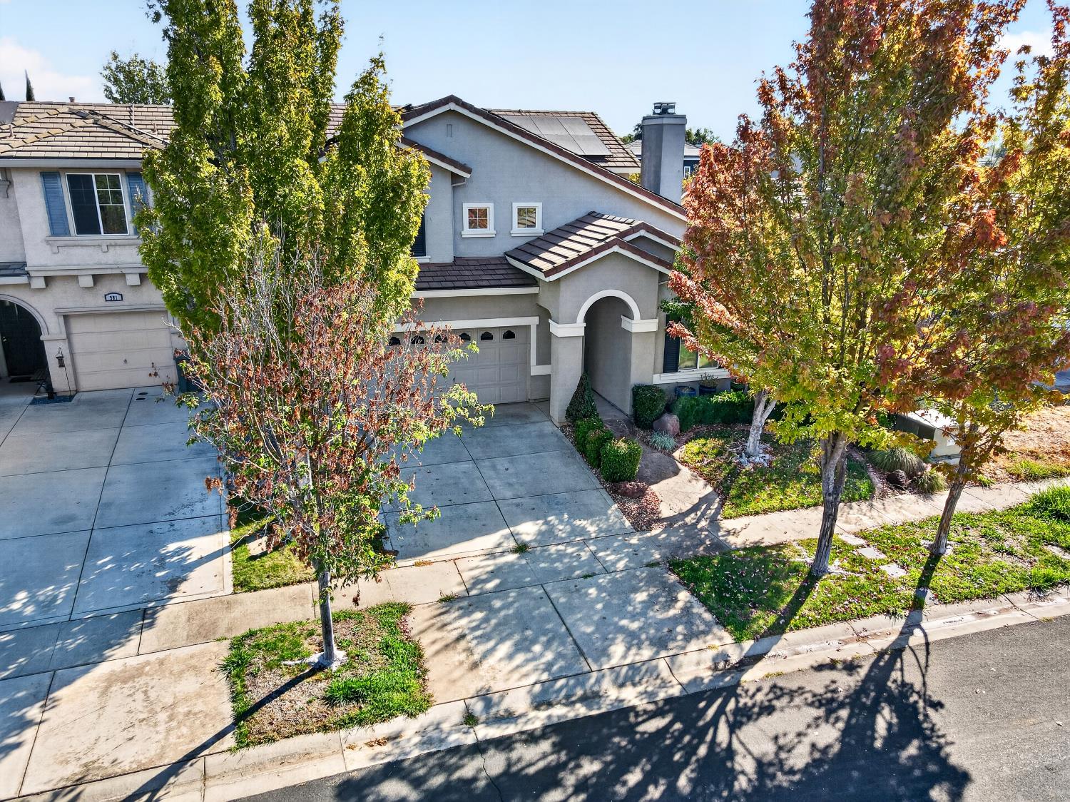975 Tiburon Way