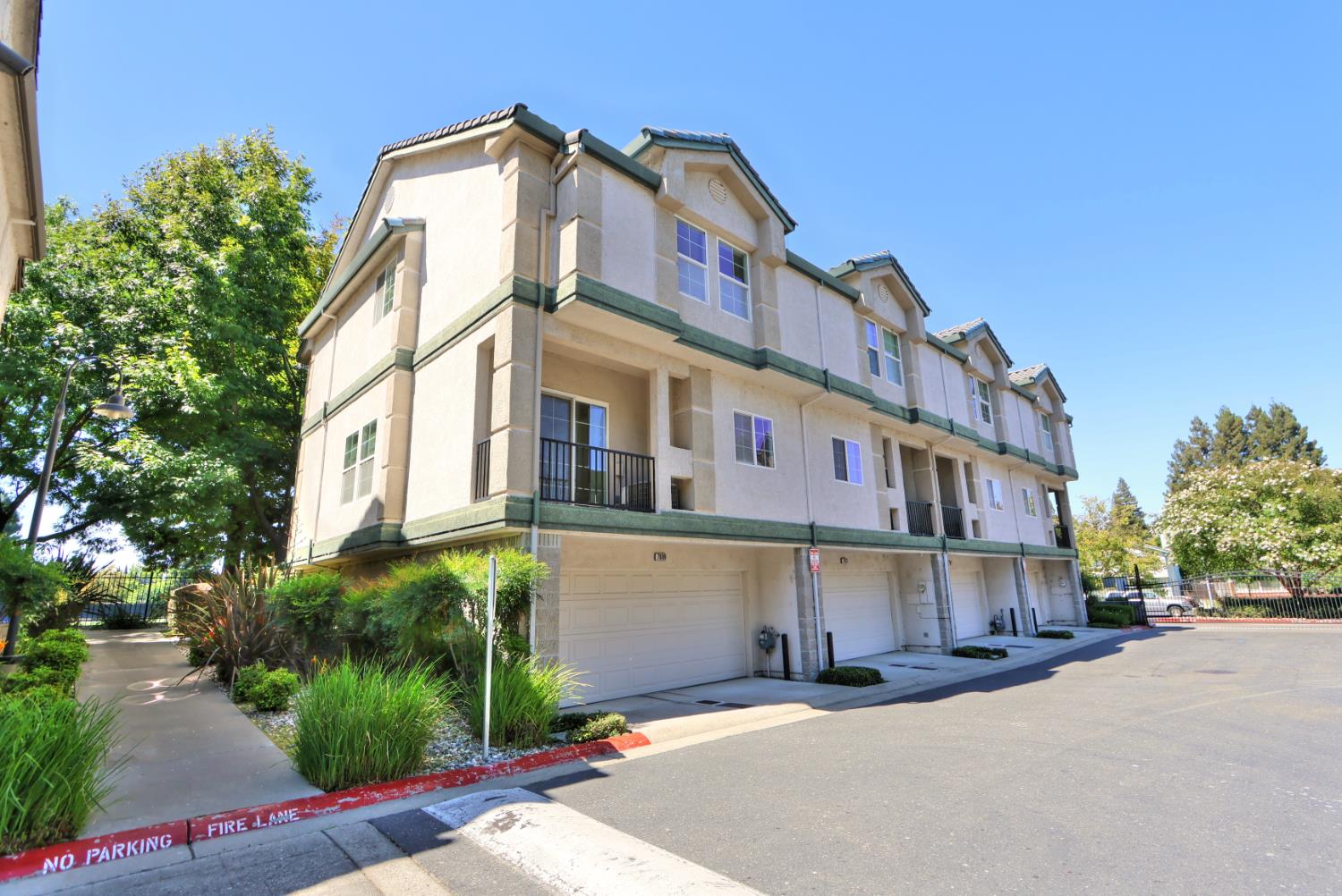 7809 Park River Oak Circle