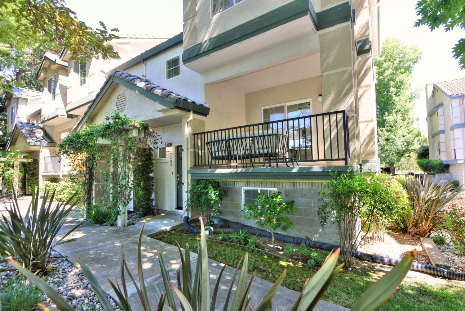 7809 Park River Oak Circle