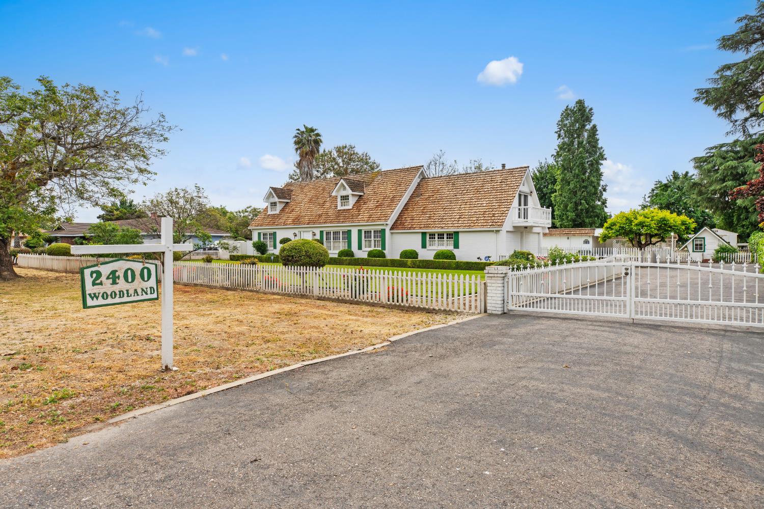 2400 Woodland Avenue