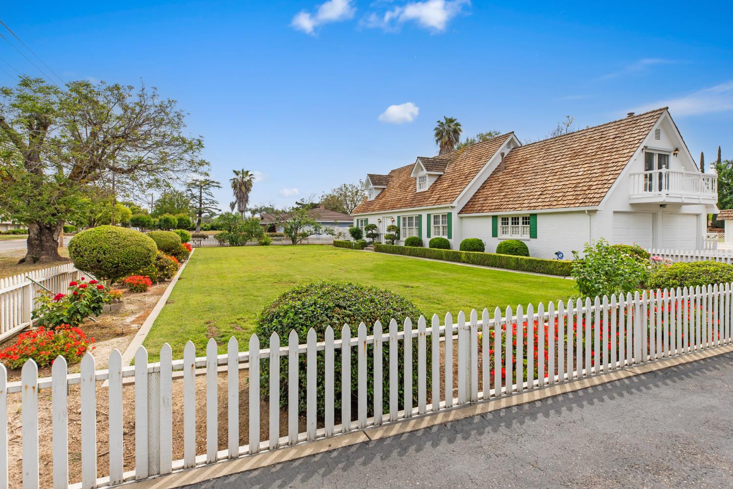 2400 Woodland Avenue