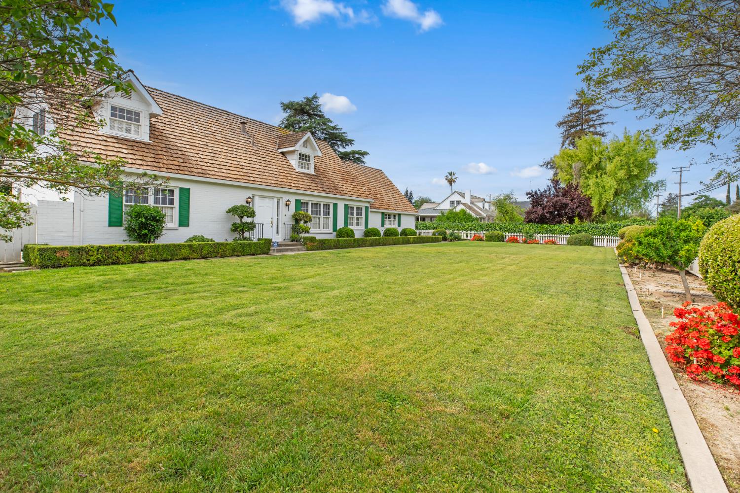 2400 Woodland Avenue