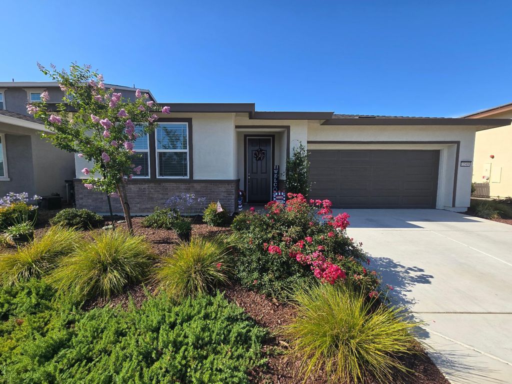 Photo of 1549 Gelderlander Way, Olivehurst, CA 95961 (MLS # 225125538)