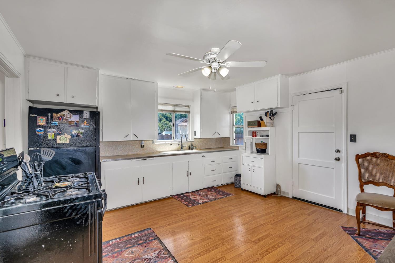 Los Banos, California 93635, United States, 2 Bedrooms Bedrooms, ,1 BathroomBathrooms,Residential,Active,214716