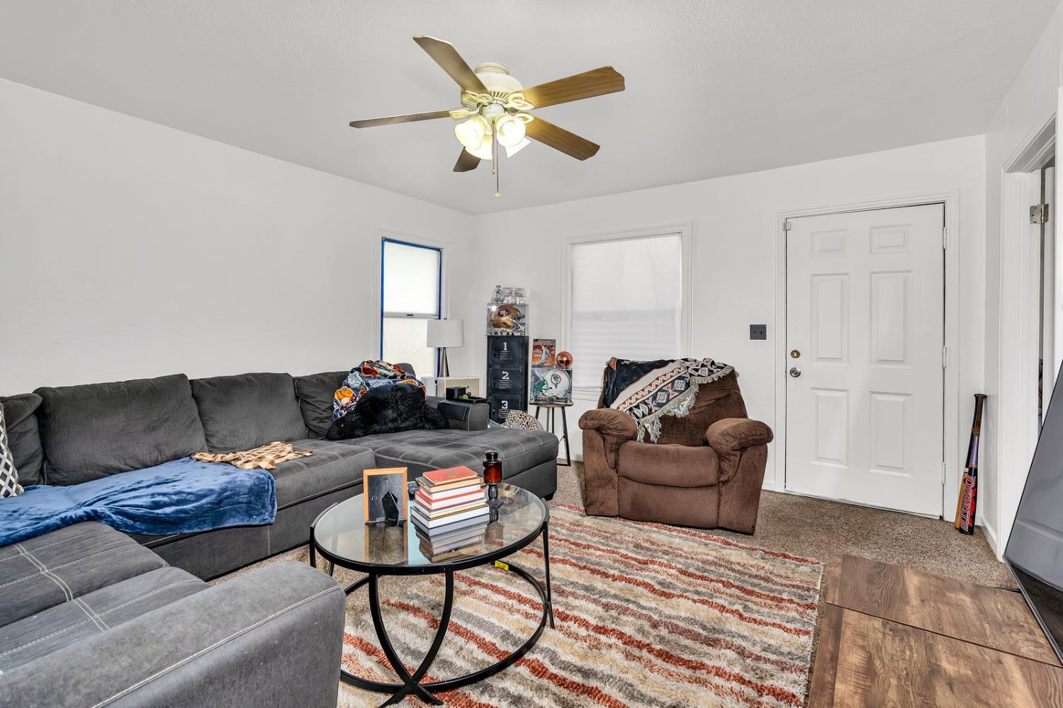 Los Banos, California 93635, United States, 2 Bedrooms Bedrooms, ,1 BathroomBathrooms,Residential,Active,214716