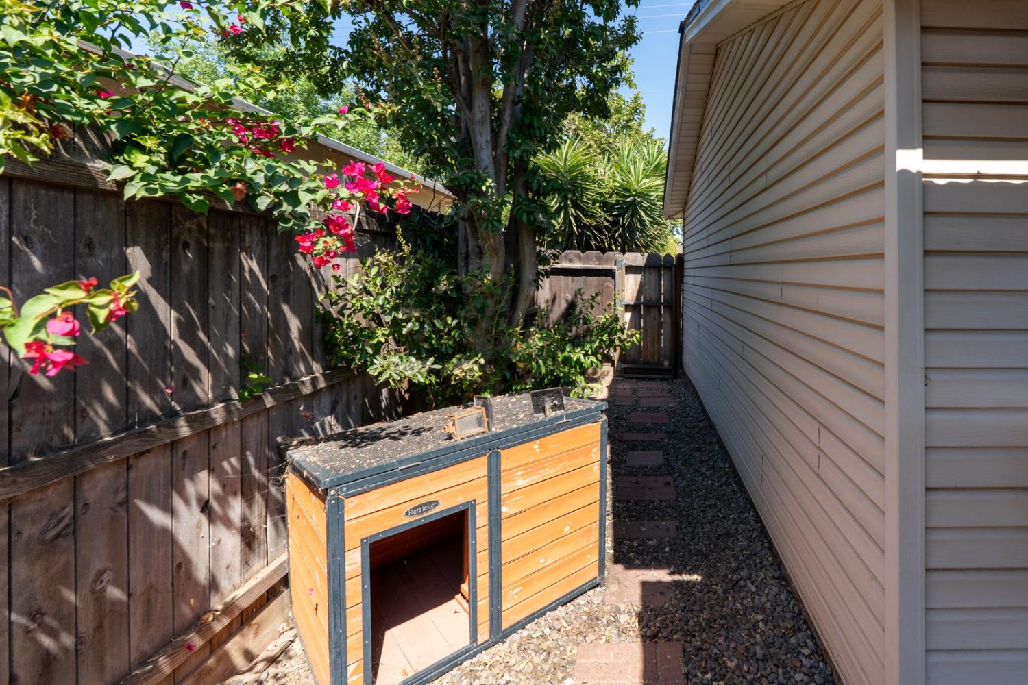 Los Banos, California 93635, United States, 2 Bedrooms Bedrooms, ,1 BathroomBathrooms,Residential,Active,214716