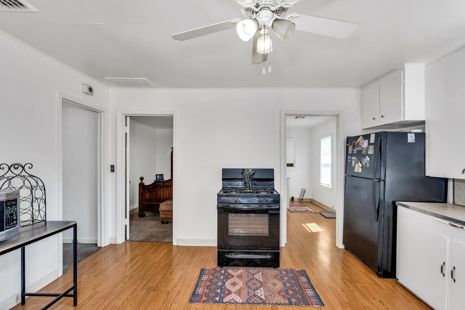 Los Banos, California 93635, United States, 2 Bedrooms Bedrooms, ,1 BathroomBathrooms,Residential,Active,214716