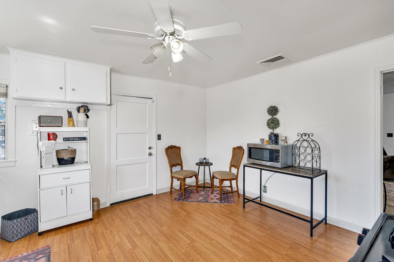 Los Banos, California 93635, United States, 2 Bedrooms Bedrooms, ,1 BathroomBathrooms,Residential,Active,214716