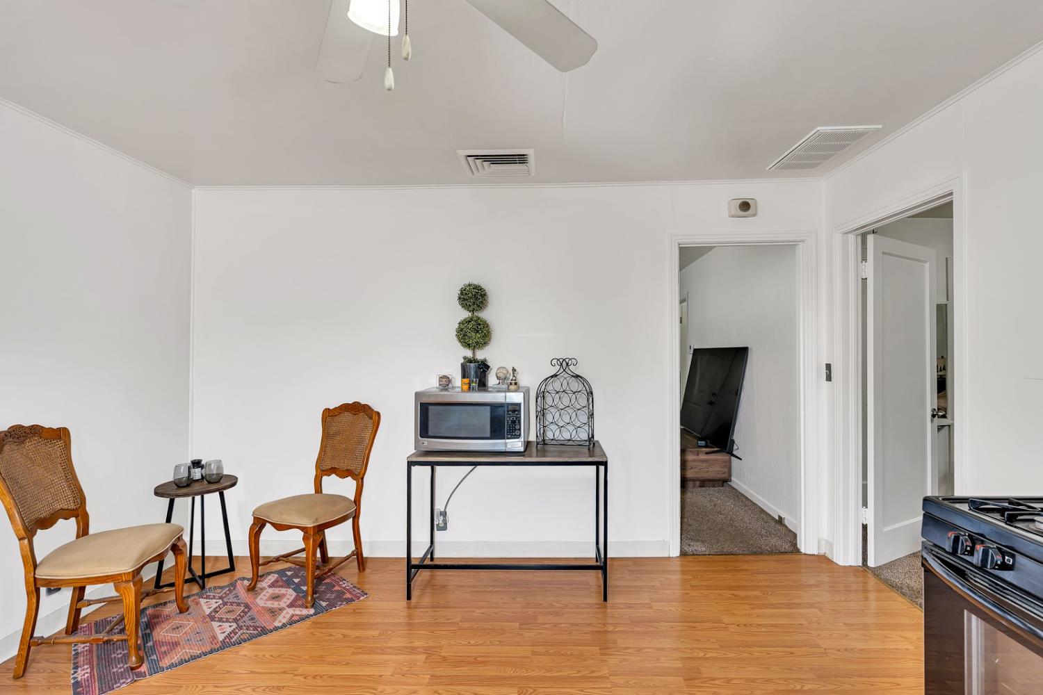 Los Banos, California 93635, United States, 2 Bedrooms Bedrooms, ,1 BathroomBathrooms,Residential,Active,214716