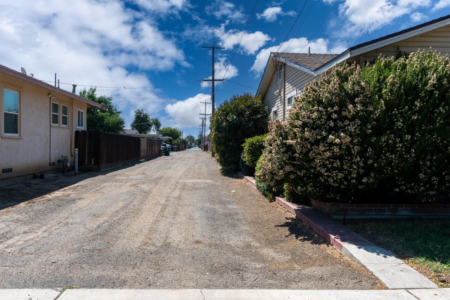 Los Banos, California 93635, United States, 2 Bedrooms Bedrooms, ,1 BathroomBathrooms,Residential,Active,214716