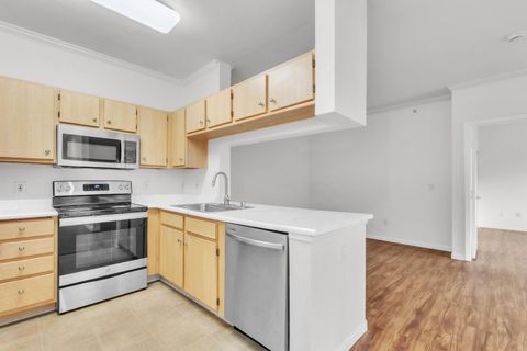 701 Gibson Drive 1213 Roseville CA 95678