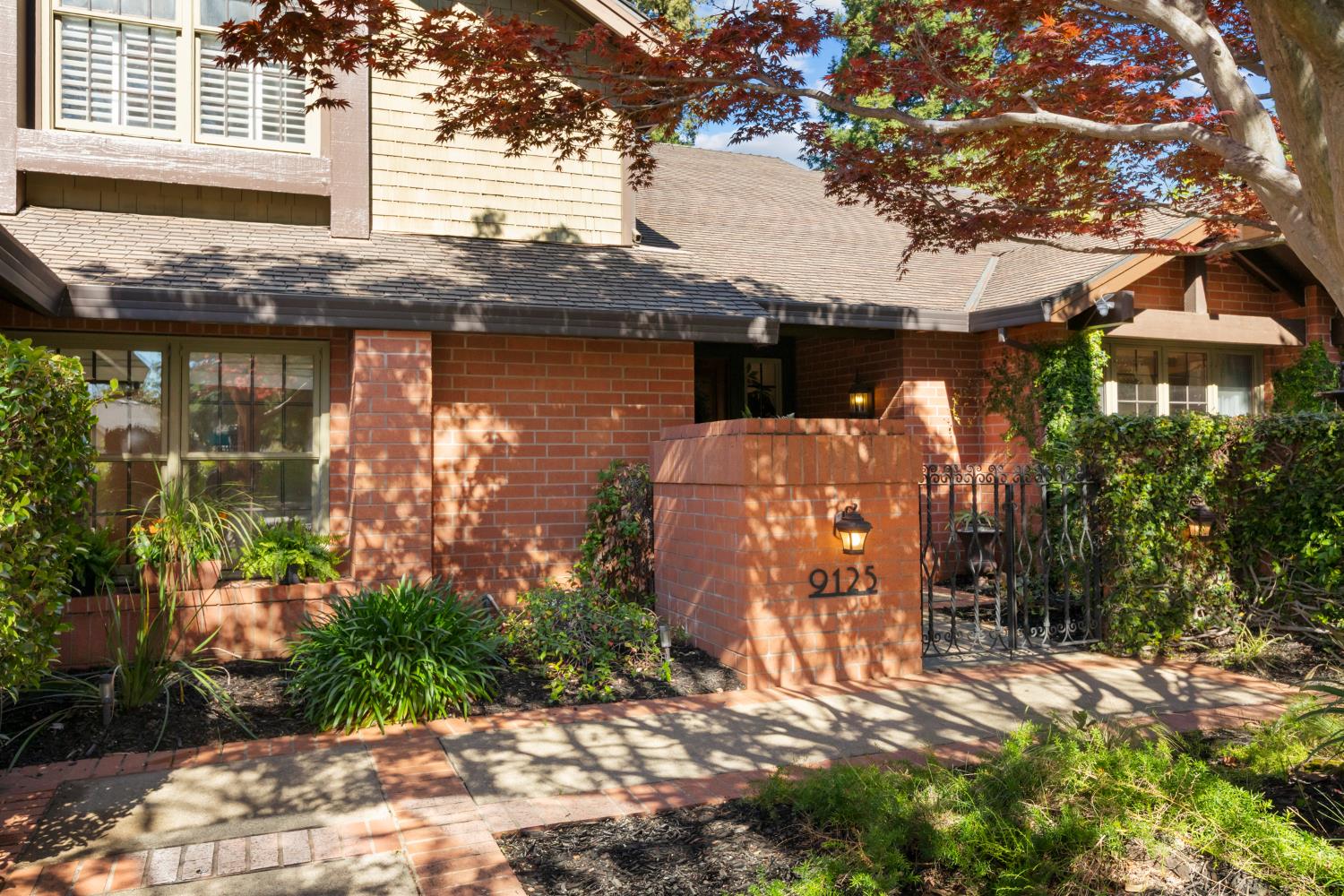 9125 Shady Hollow Way