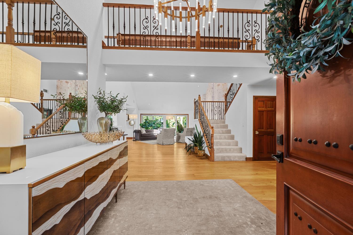 9125 Shady Hollow Way