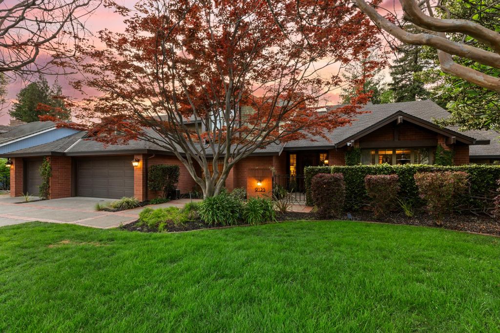 Photo of 9125 Shady Hollow Way, Fair Oaks, CA 95628 (MLS # 226028376)