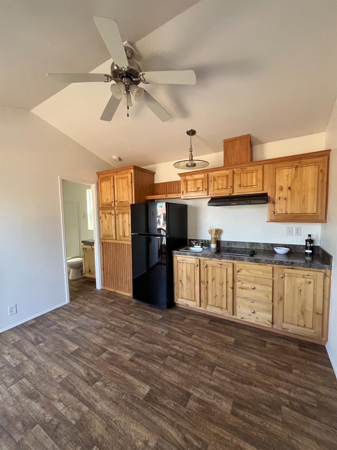 1300 E San Antonio Street 88