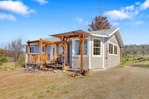 3799 Abeto La Grange CA 95329