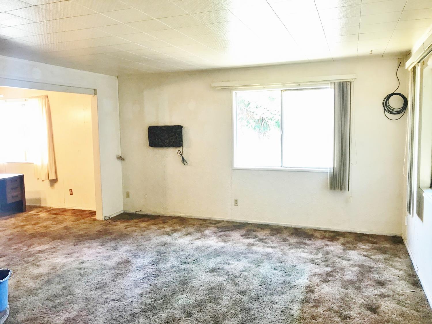 2864 Hillcrest Drive