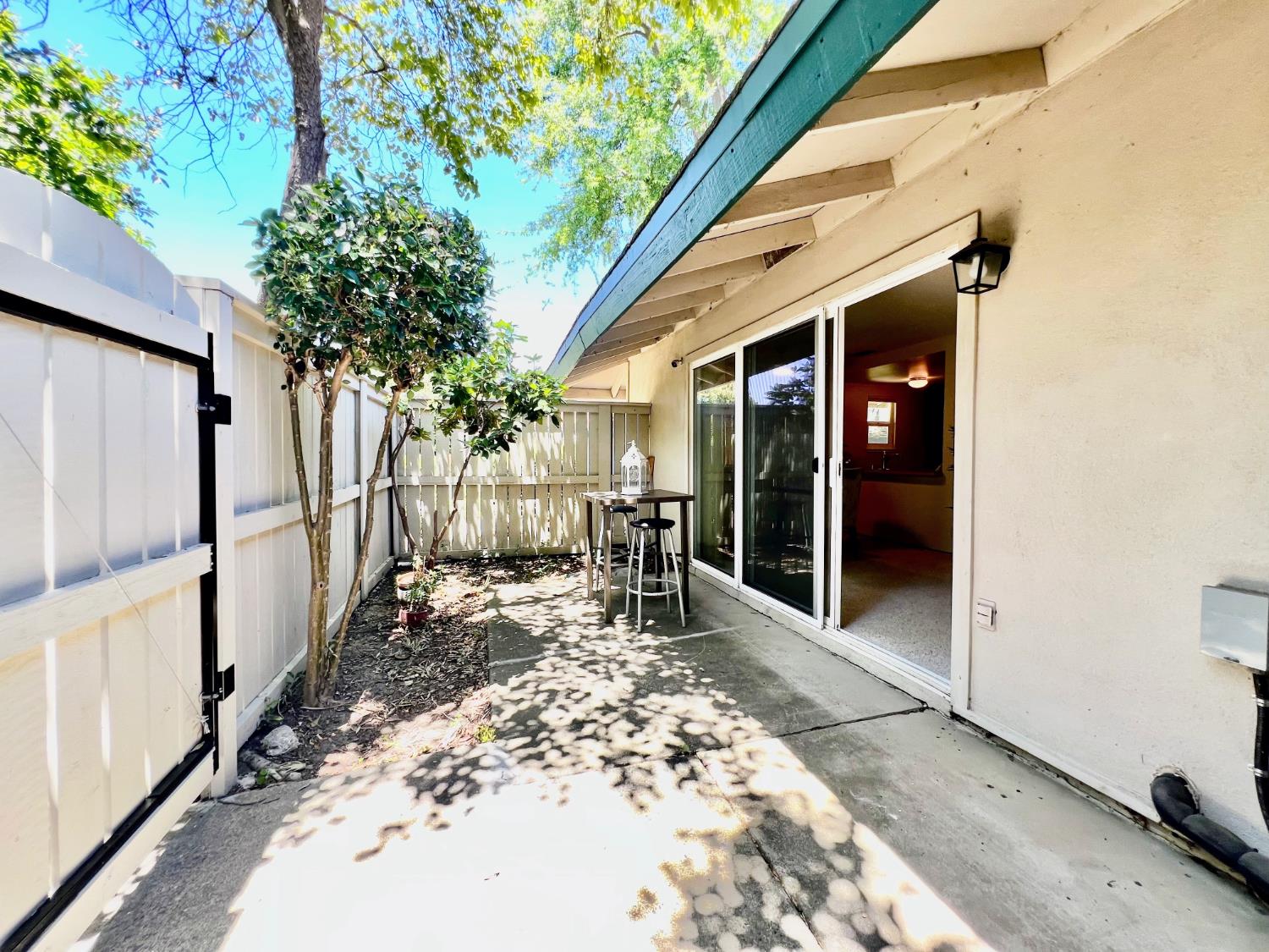 712 Roundtree Court