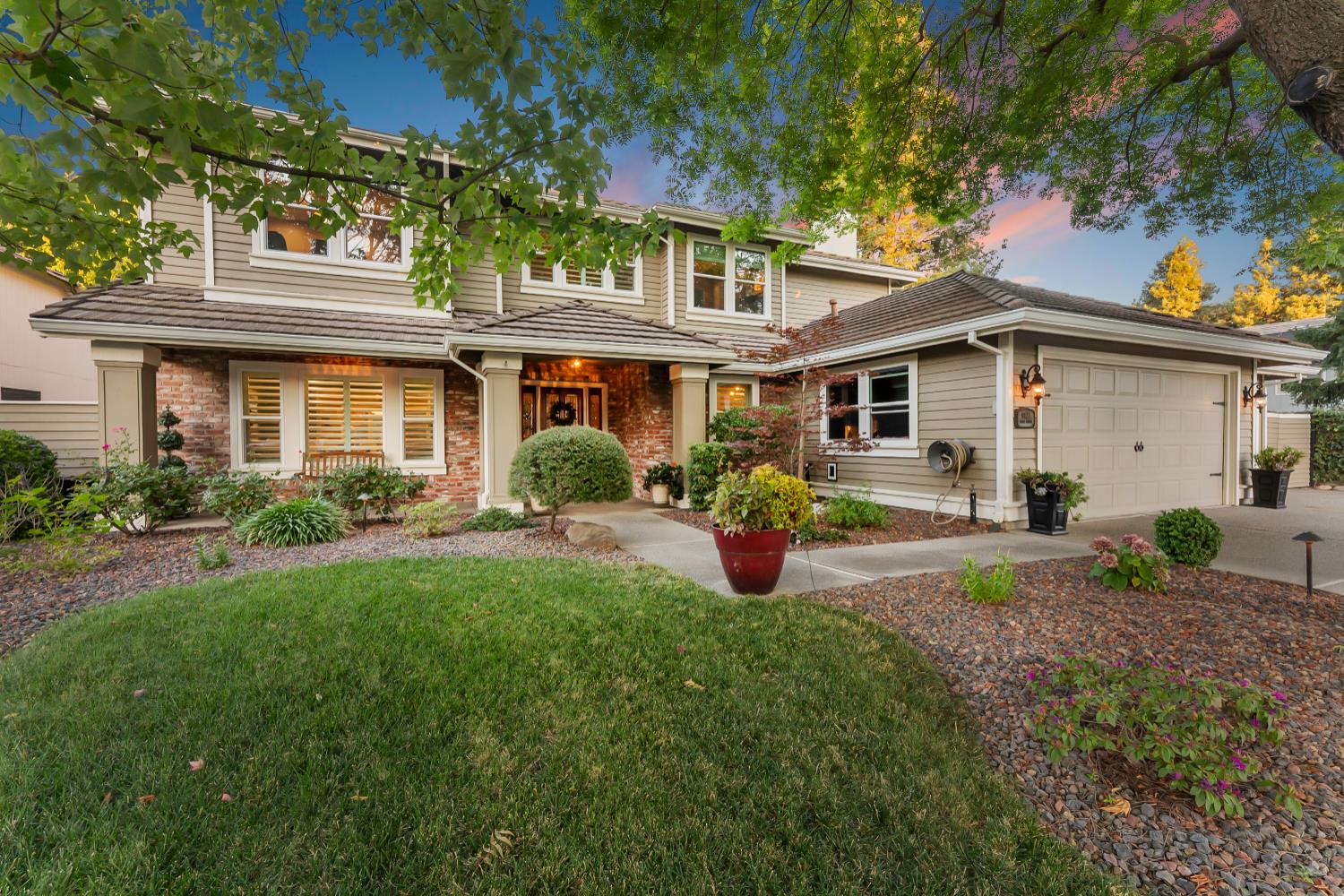 9427 Monte Cresta Way