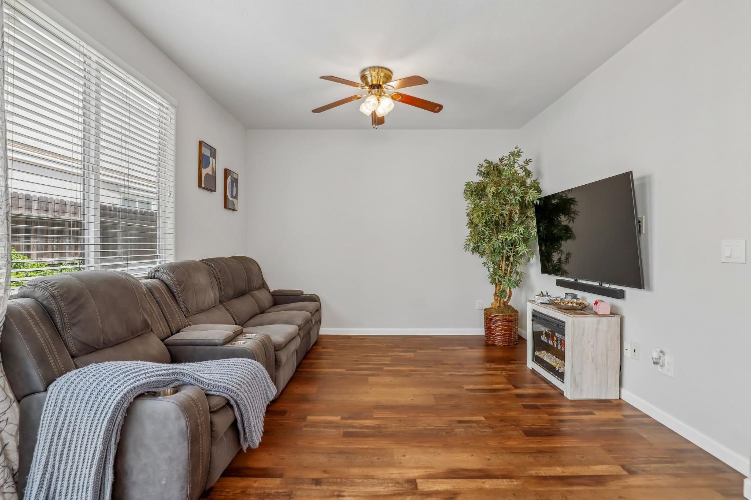 2333 Nucla Way