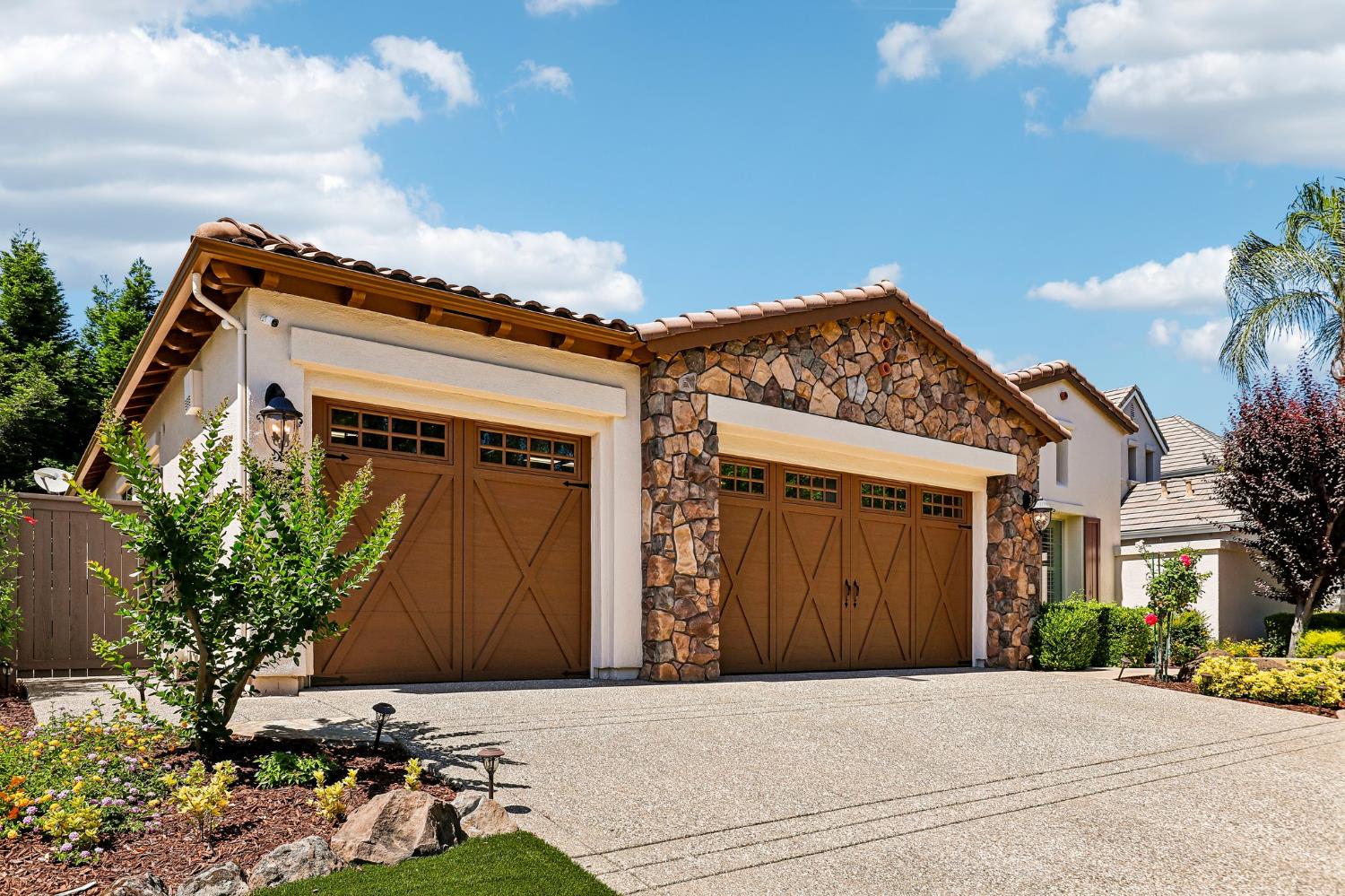 1921 Eagle Glen Drive