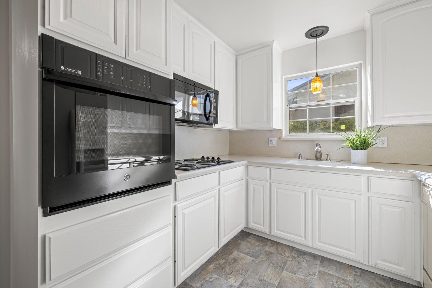 6605 Silverthorne Circle