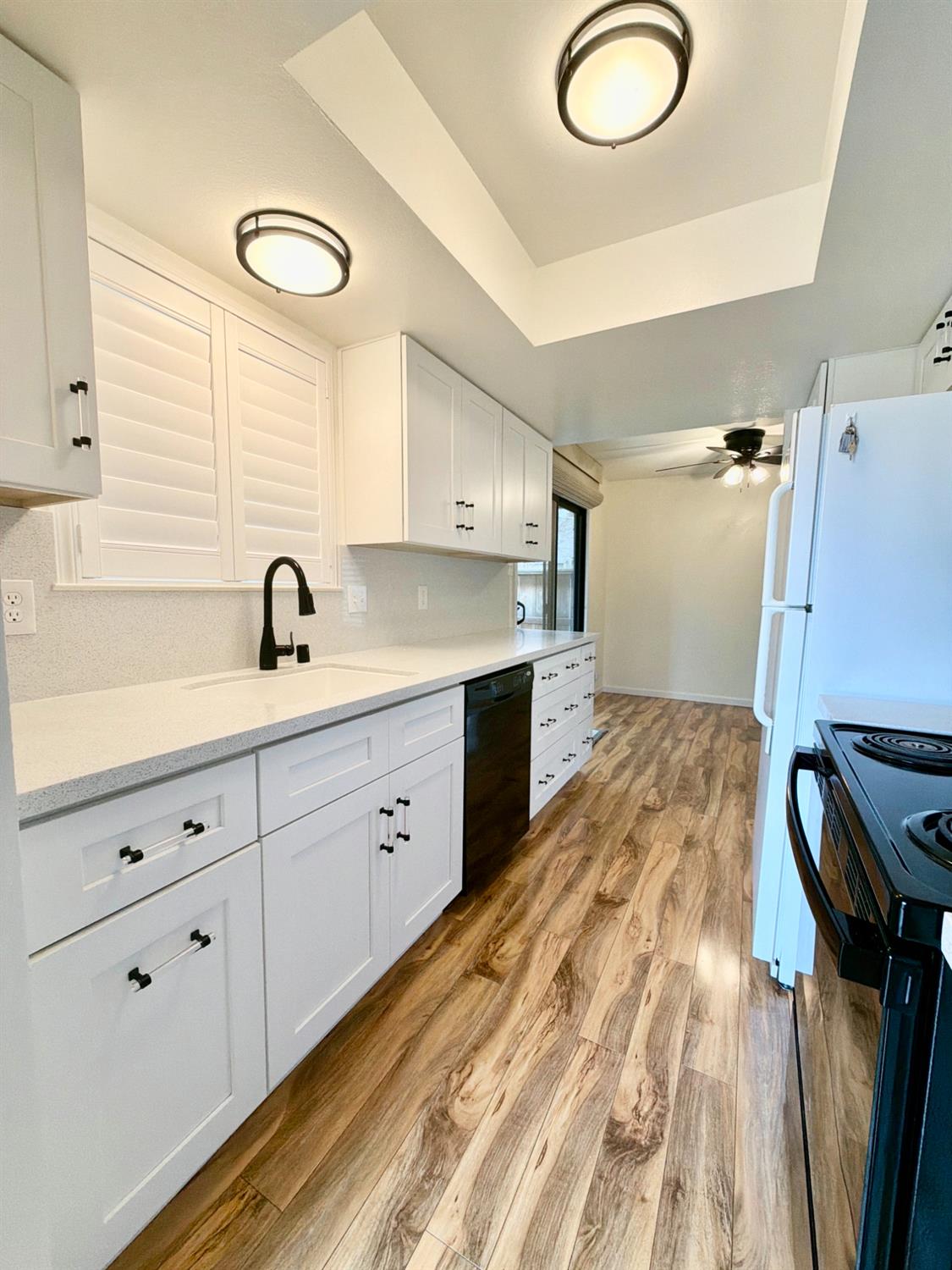 3532 W Benjamin Holt Drive