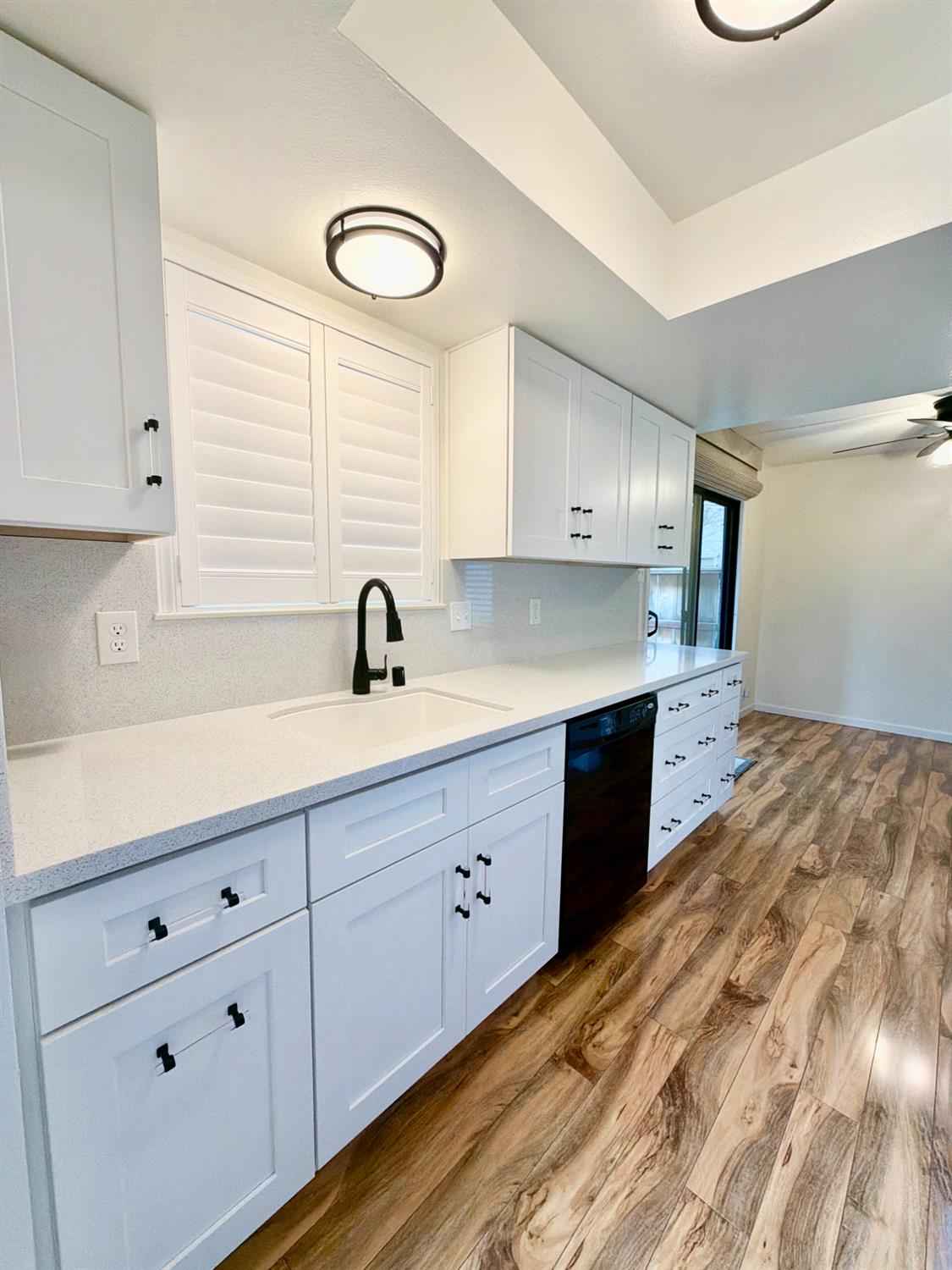 3532 W Benjamin Holt Drive