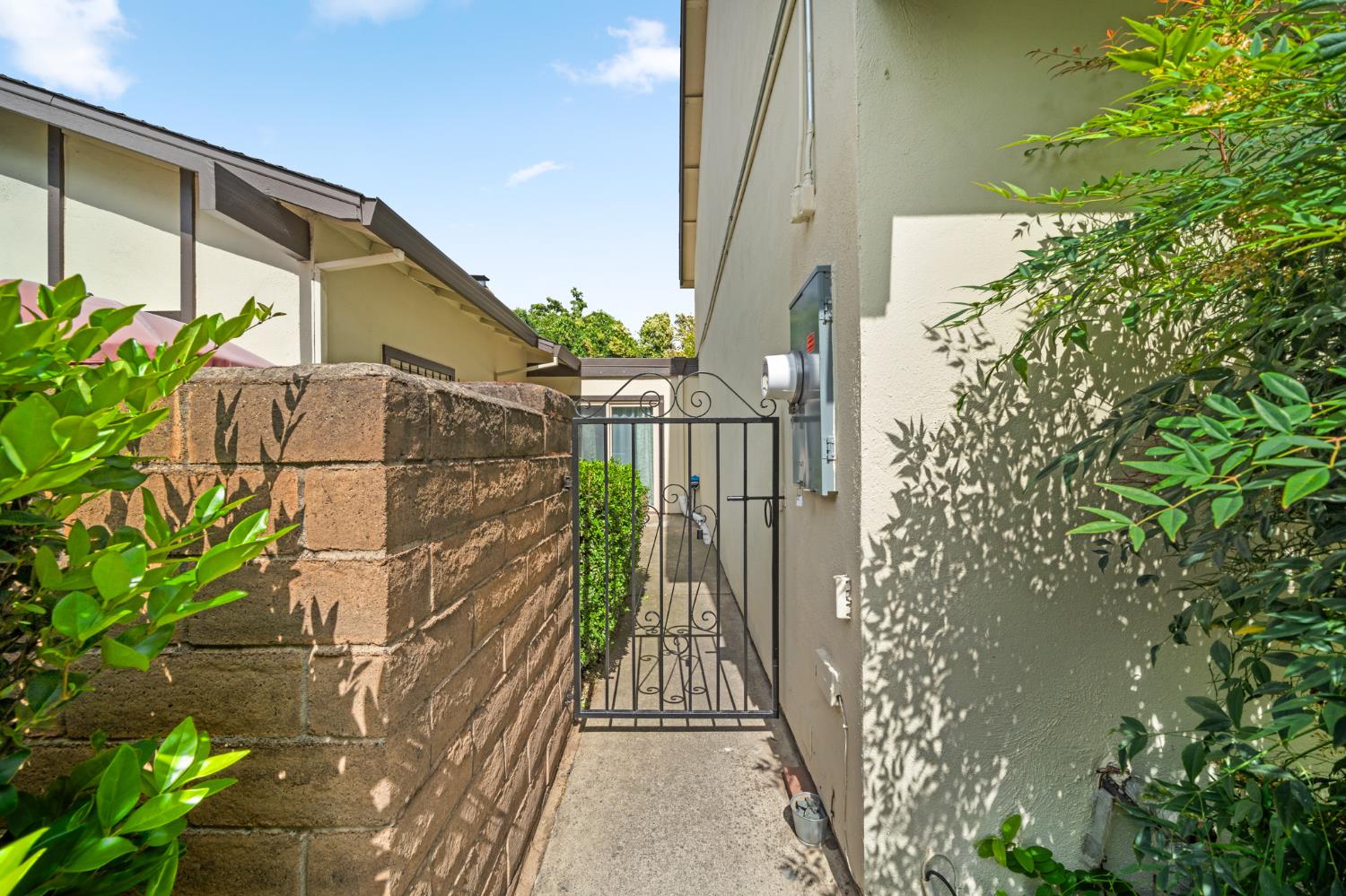 2235 Baywater Lane