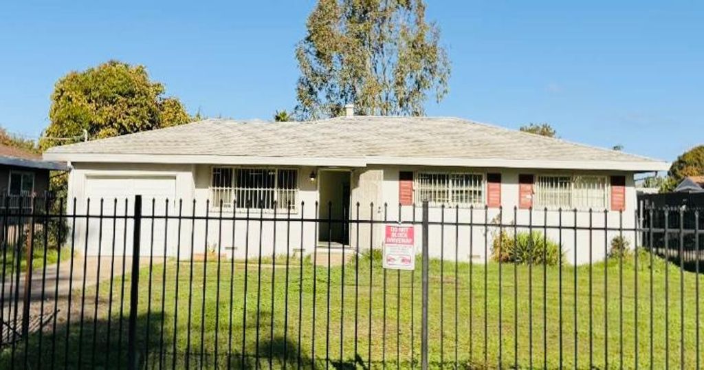 Photo of 6235 Dias Avenue, Sacramento, CA 95824 (MLS # 225144569)