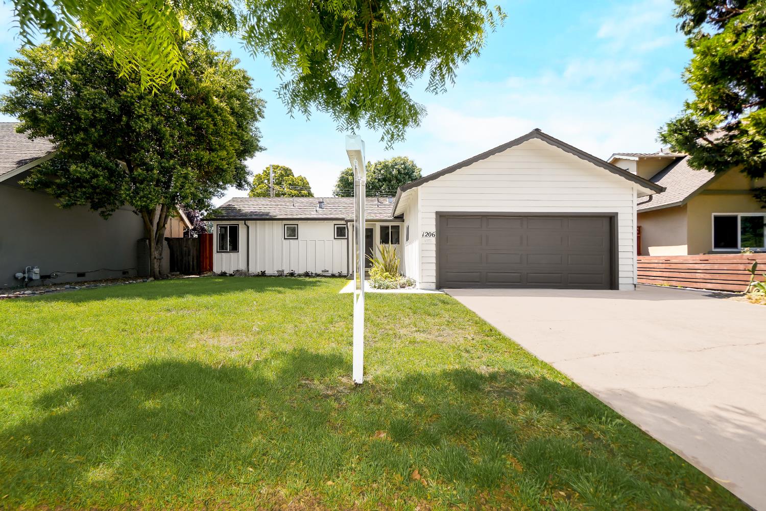 1206 Foxworthy Avenue