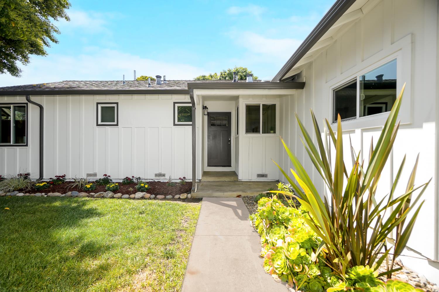 1206 Foxworthy Avenue