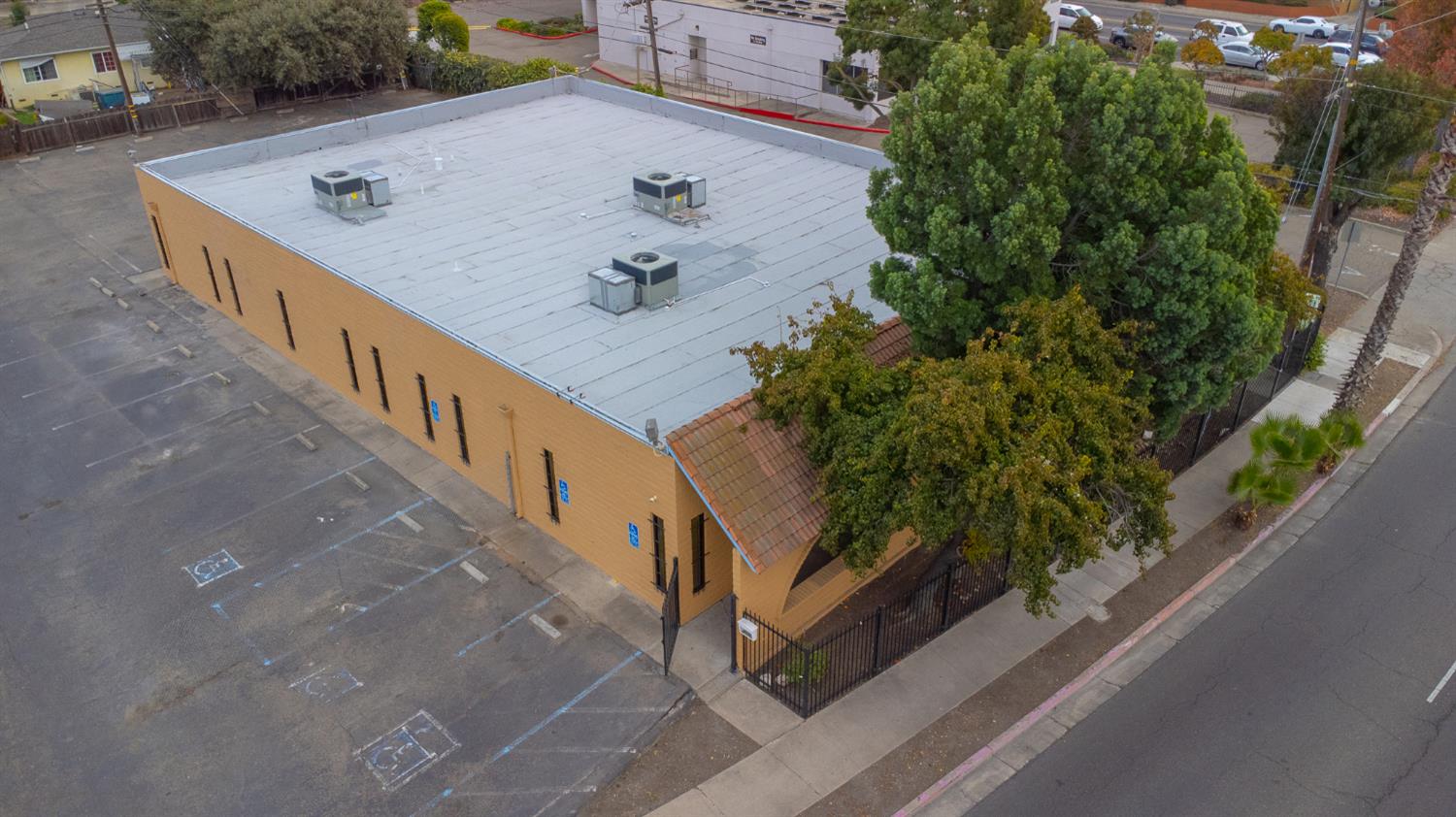 6006 N El Dorado Street