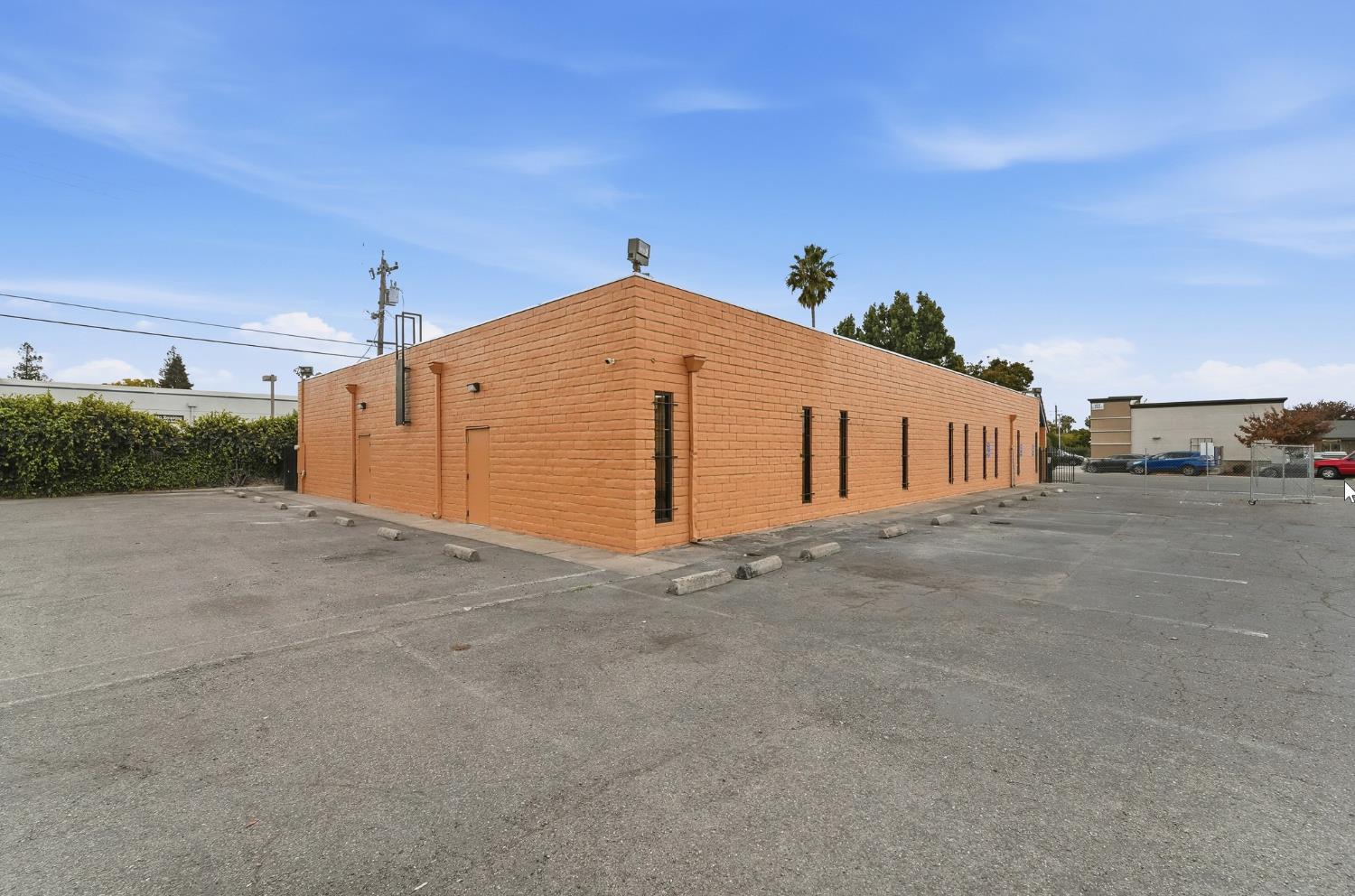 6006 N El Dorado Street