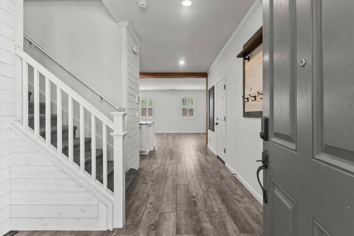 14 Cliff Breeze Place