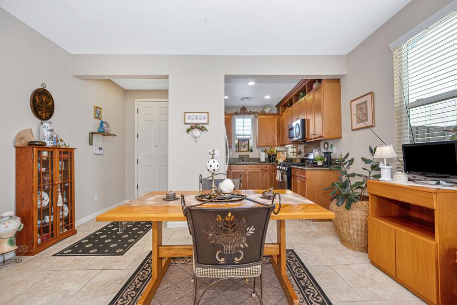7439 Chatterton Way