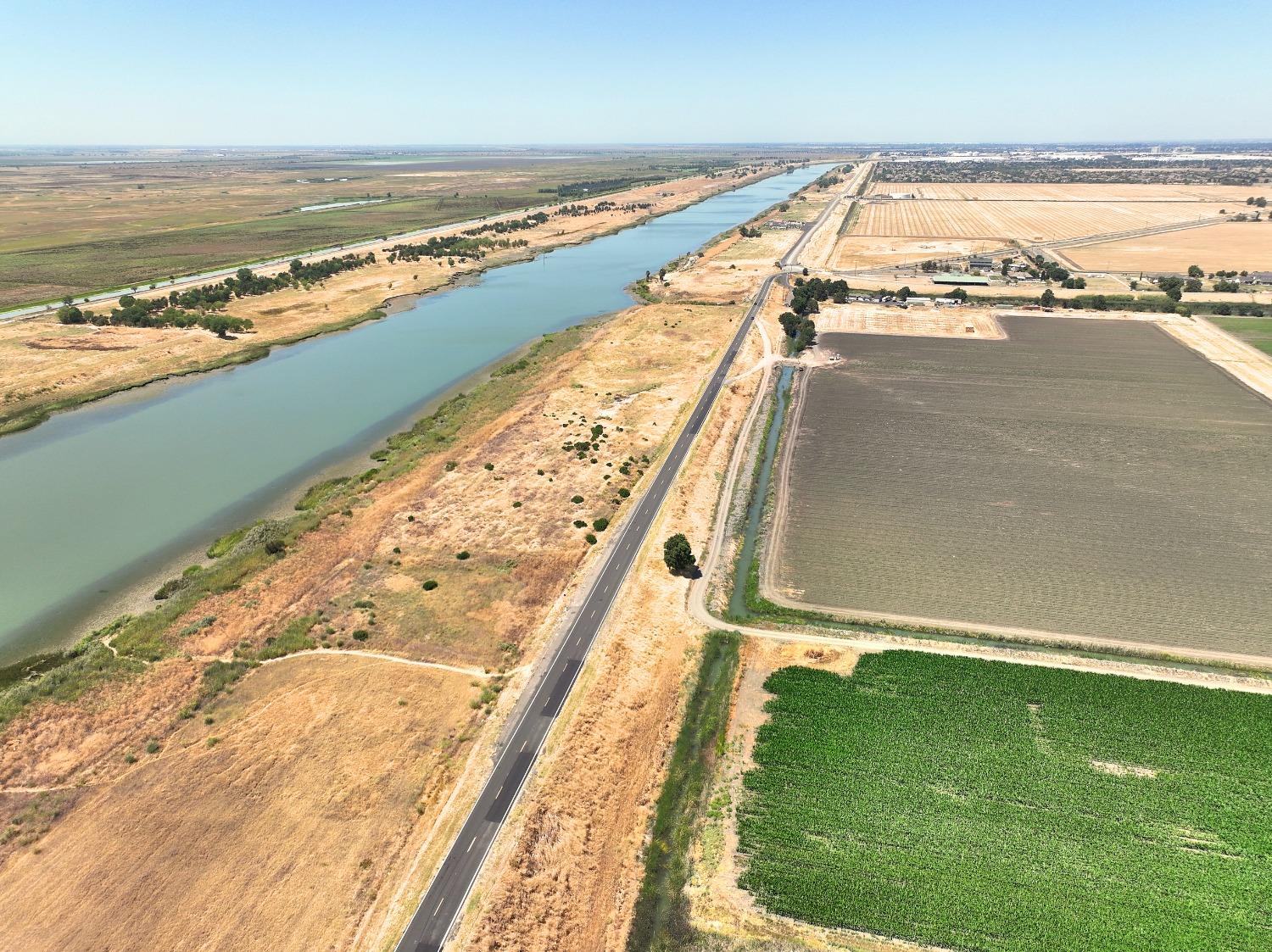 32508 Jefferson Blvd