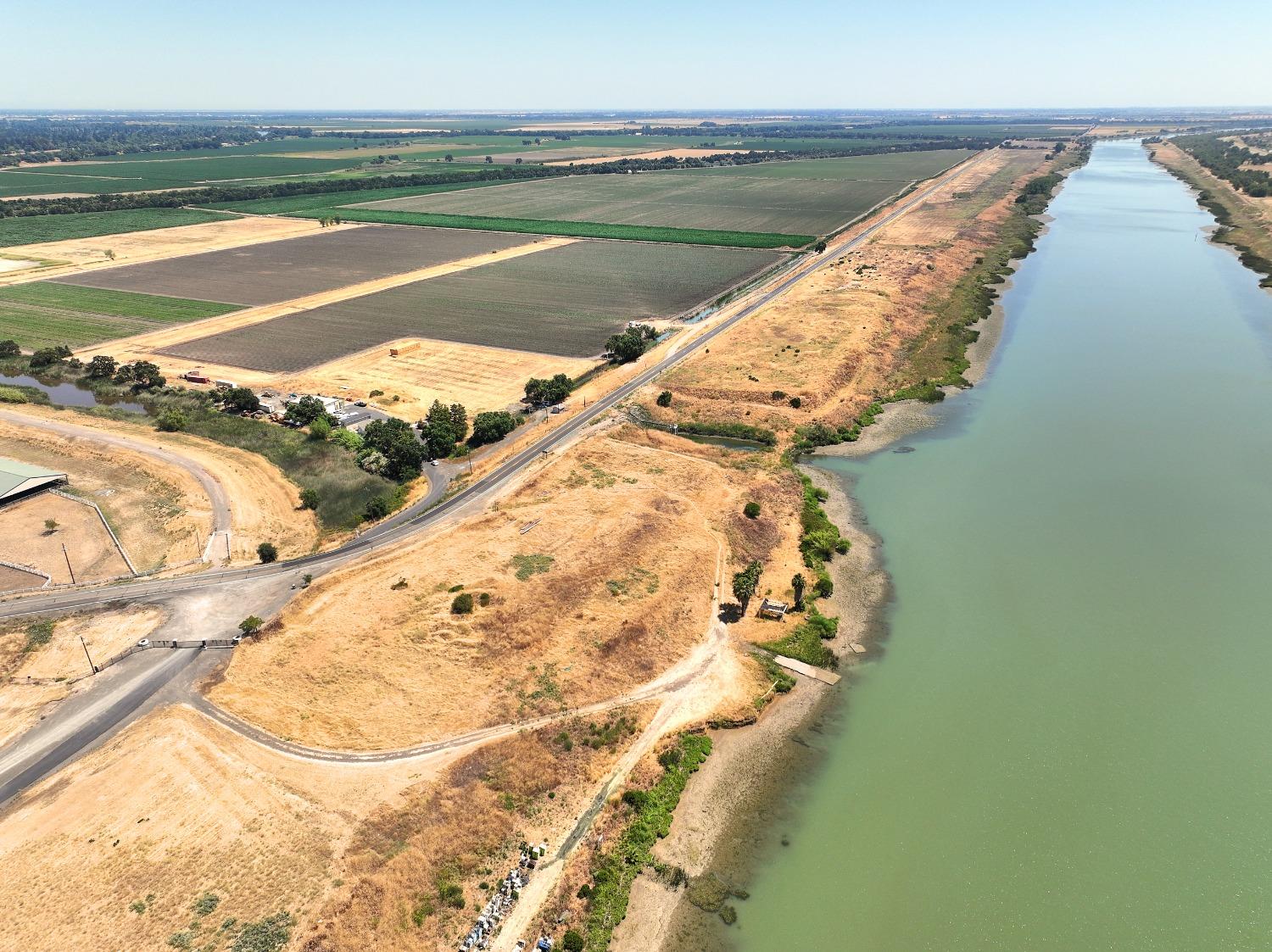 32508 Jefferson Blvd