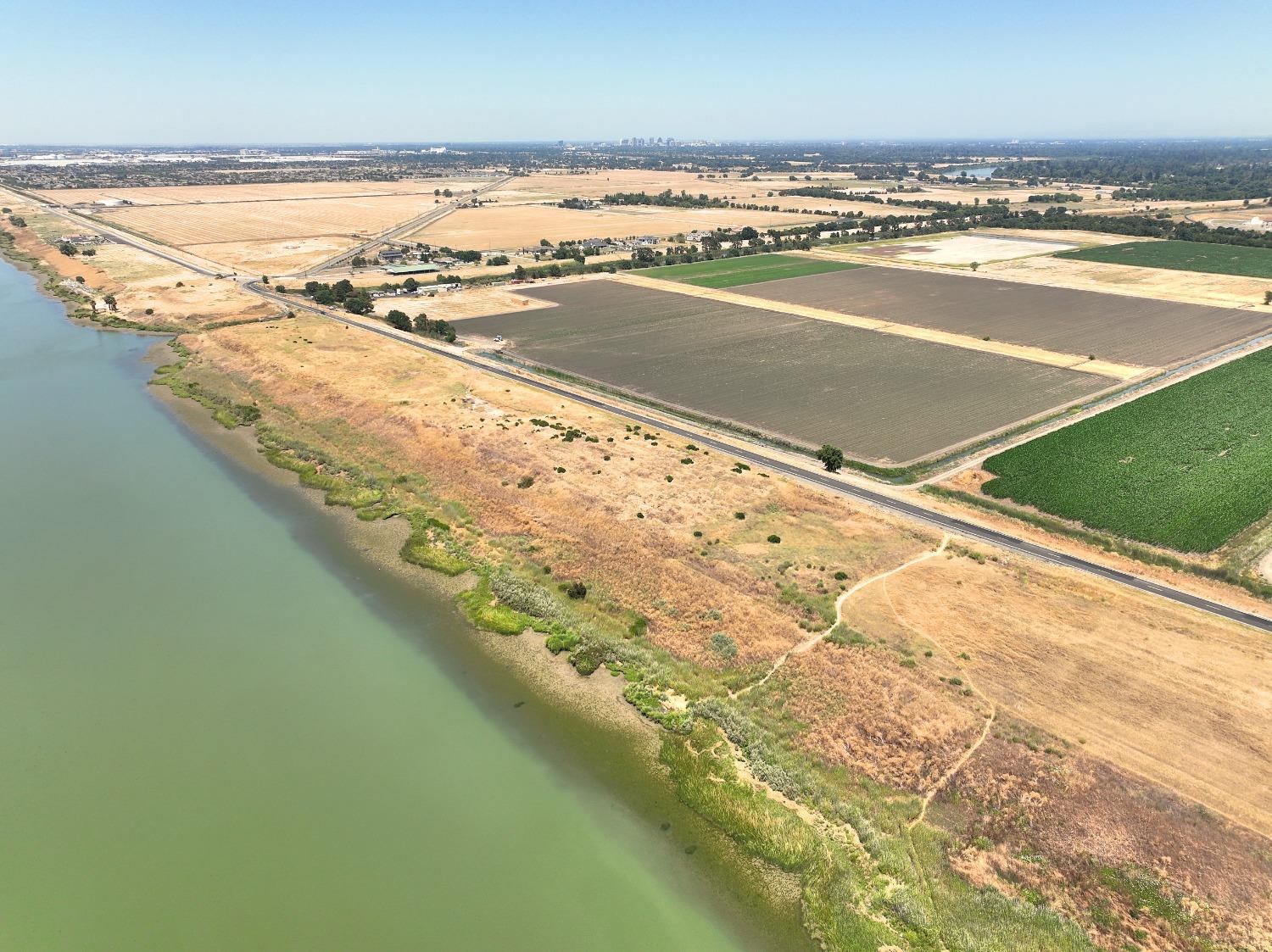 32508 Jefferson Blvd