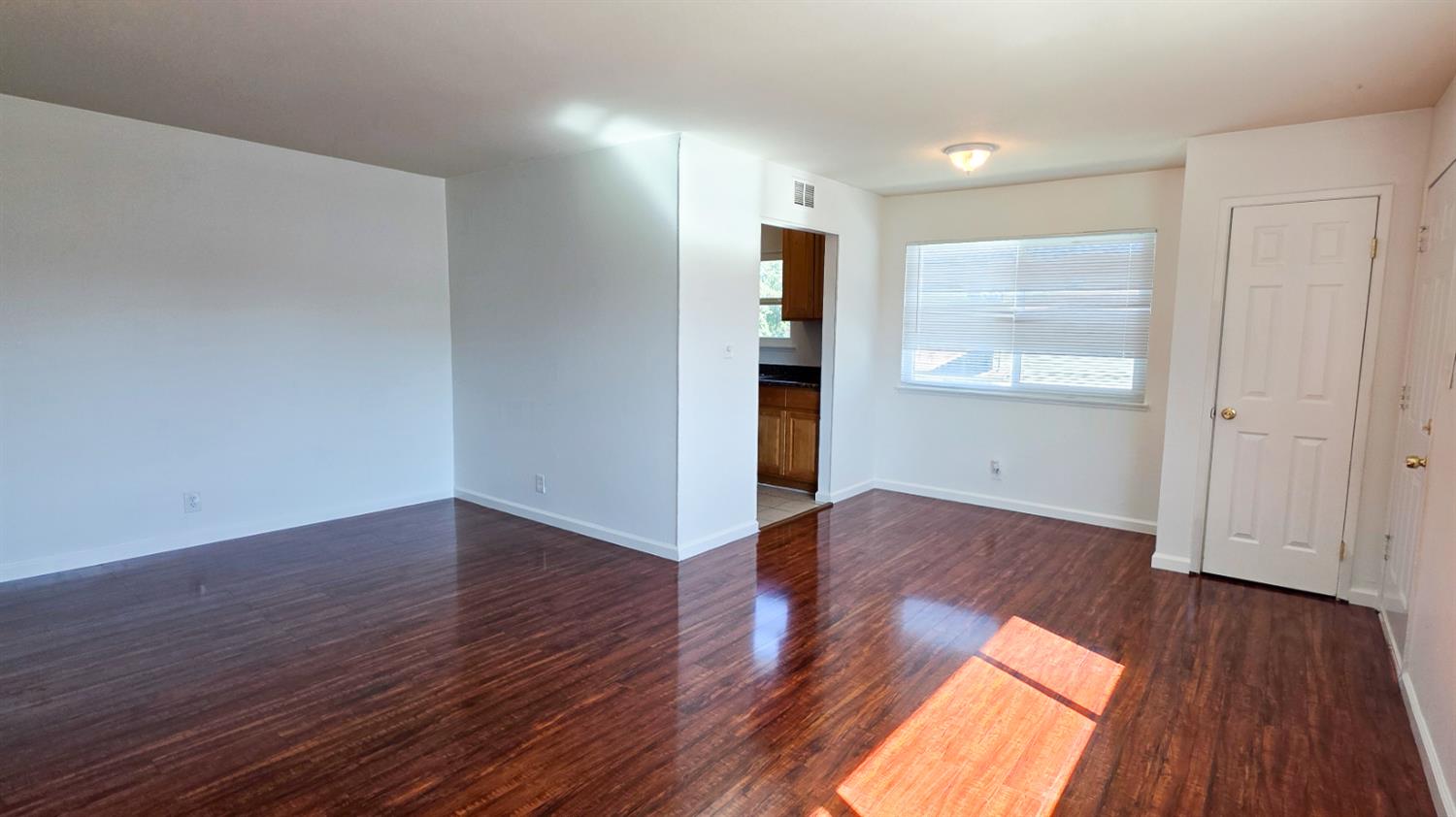 1332 Occidental Avenue 4