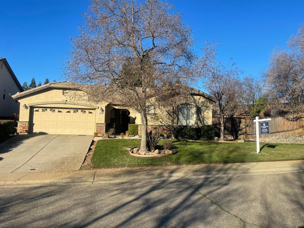 Photo of 4004 Prairie Falcon Drive, El Dorado Hills, CA 95762 (MLS # 226004449)