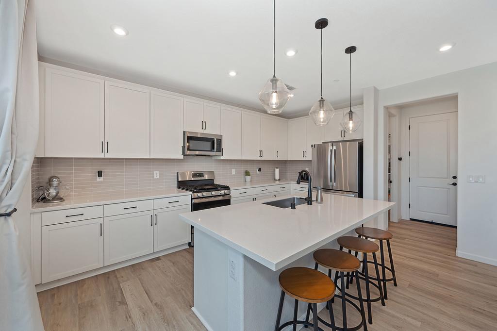 4049 Molten Creek Way