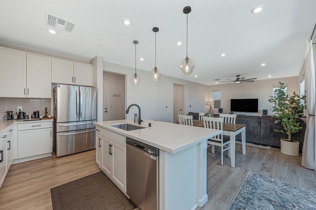 4049 Molten Creek Way